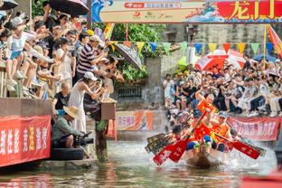 重回首发！克莱13中5拿到14分7板2断 得分全部来自下半场